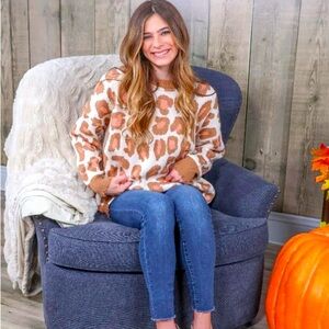 Simply Southern Women’s oversized Leopard Sweater Large